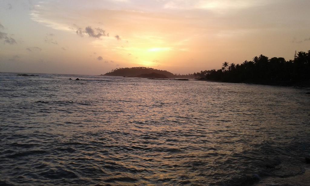 Sunstyle Mirissa Guest House Esterno foto