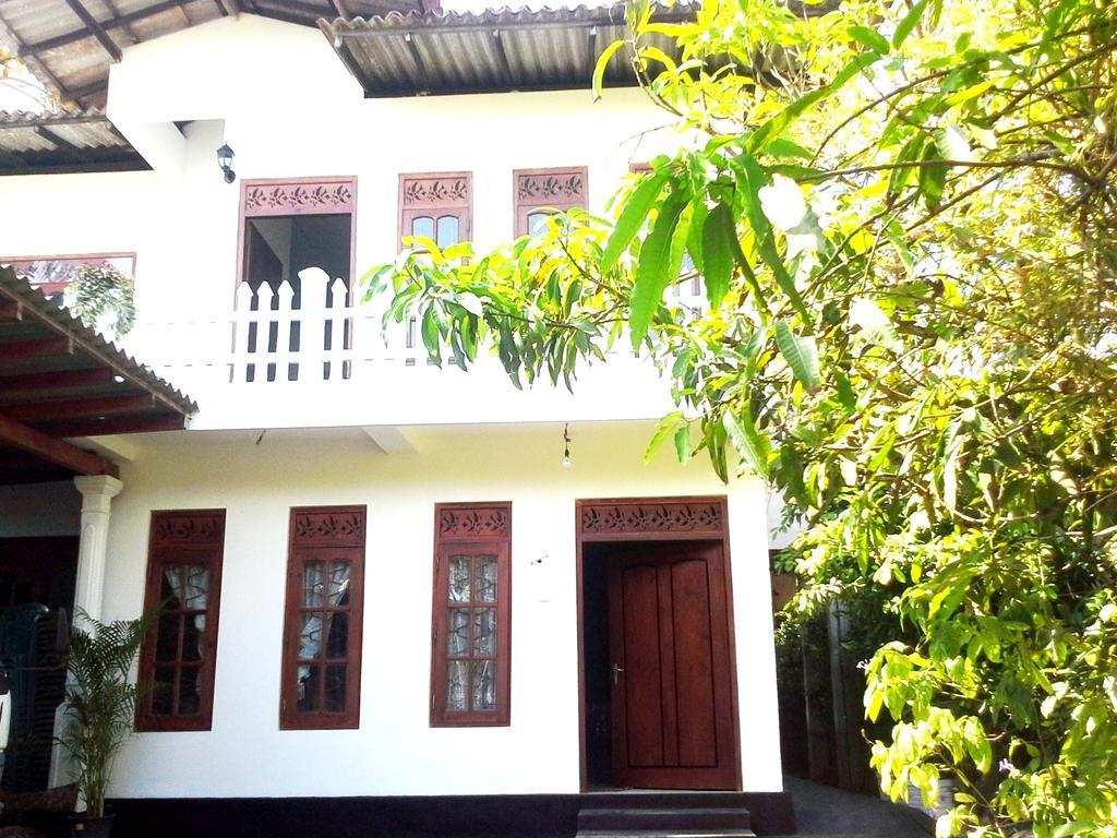 Sunstyle Mirissa Guest House Esterno foto